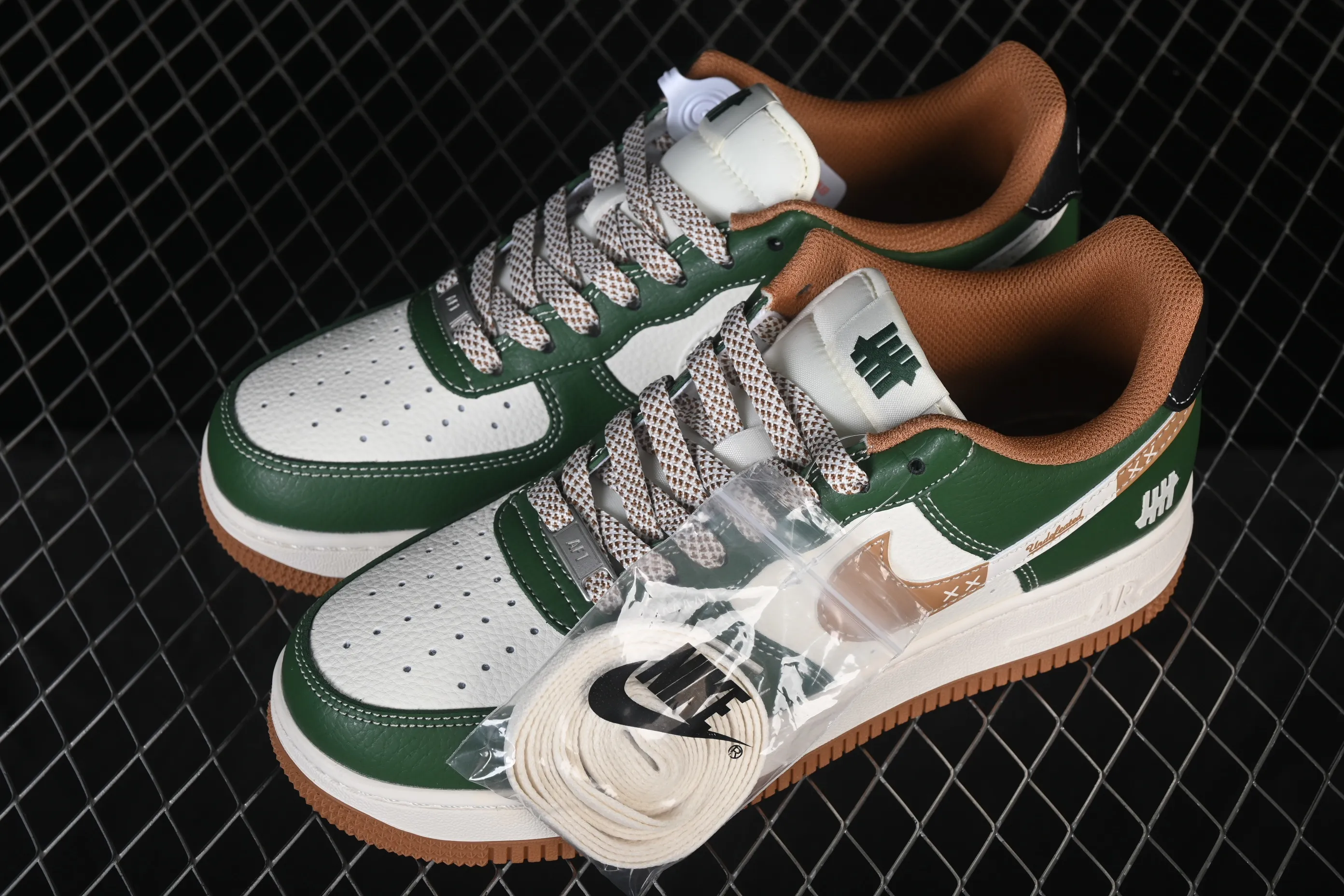 All categories Nk Air Force 1 Air Force series Nk Air Force 1 Low Air Force low top Nike Air Force 1'07 Low UN joint grass green splicing raw rubber Air Force 1 low top casual sneakers JP8028-006